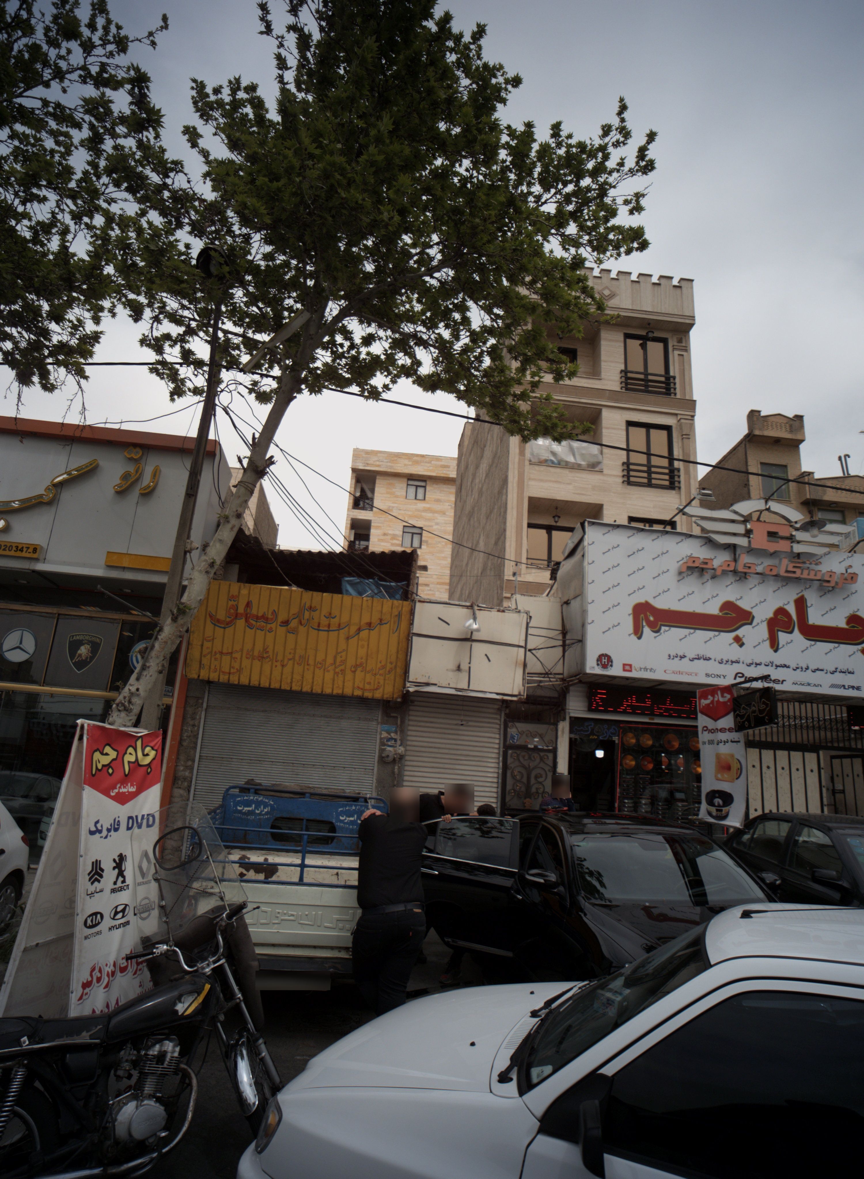تعمیرگاه ماشین اسپرت تایر بیهق