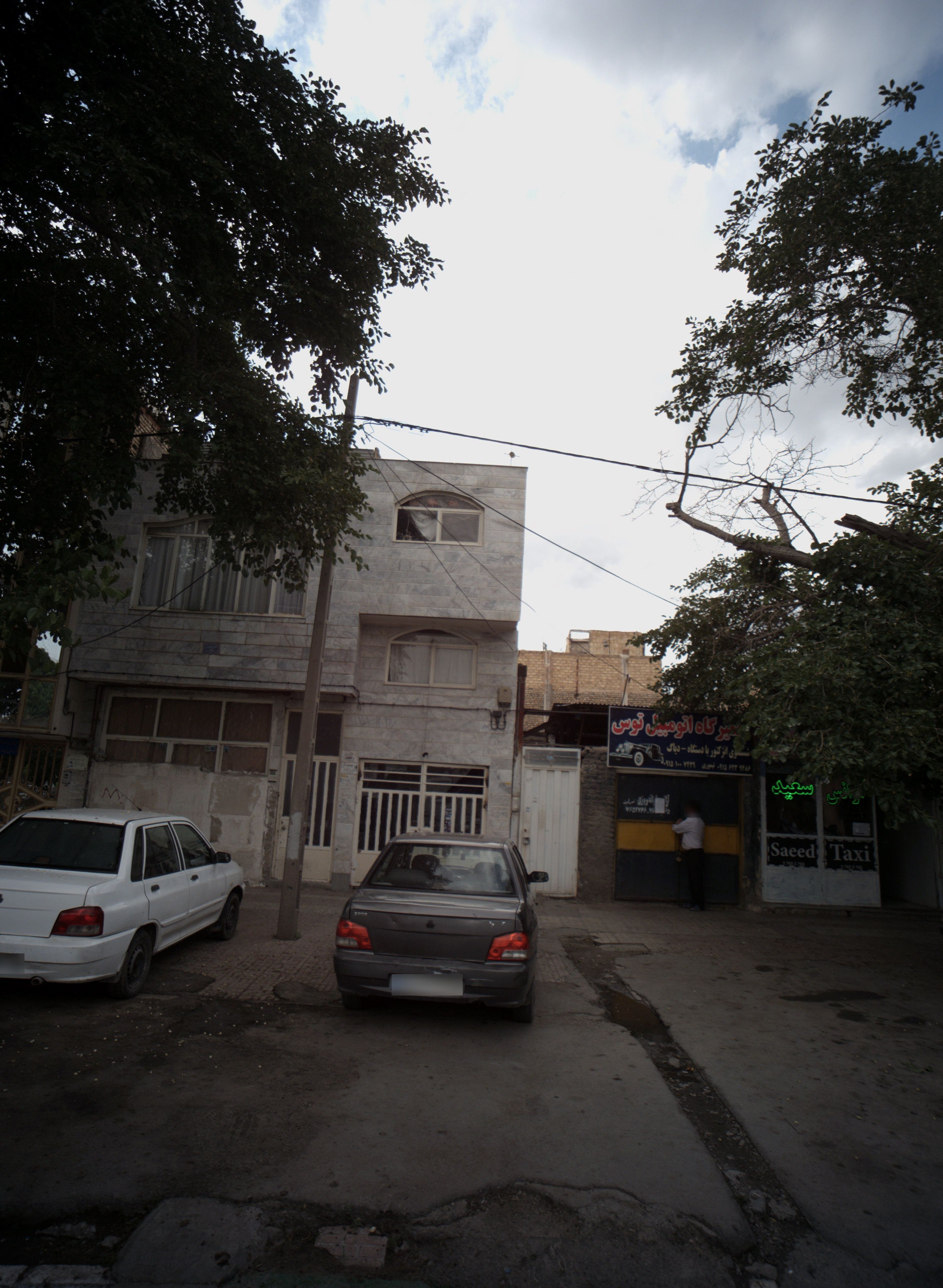 تعمیرگاه اتومبیل توس