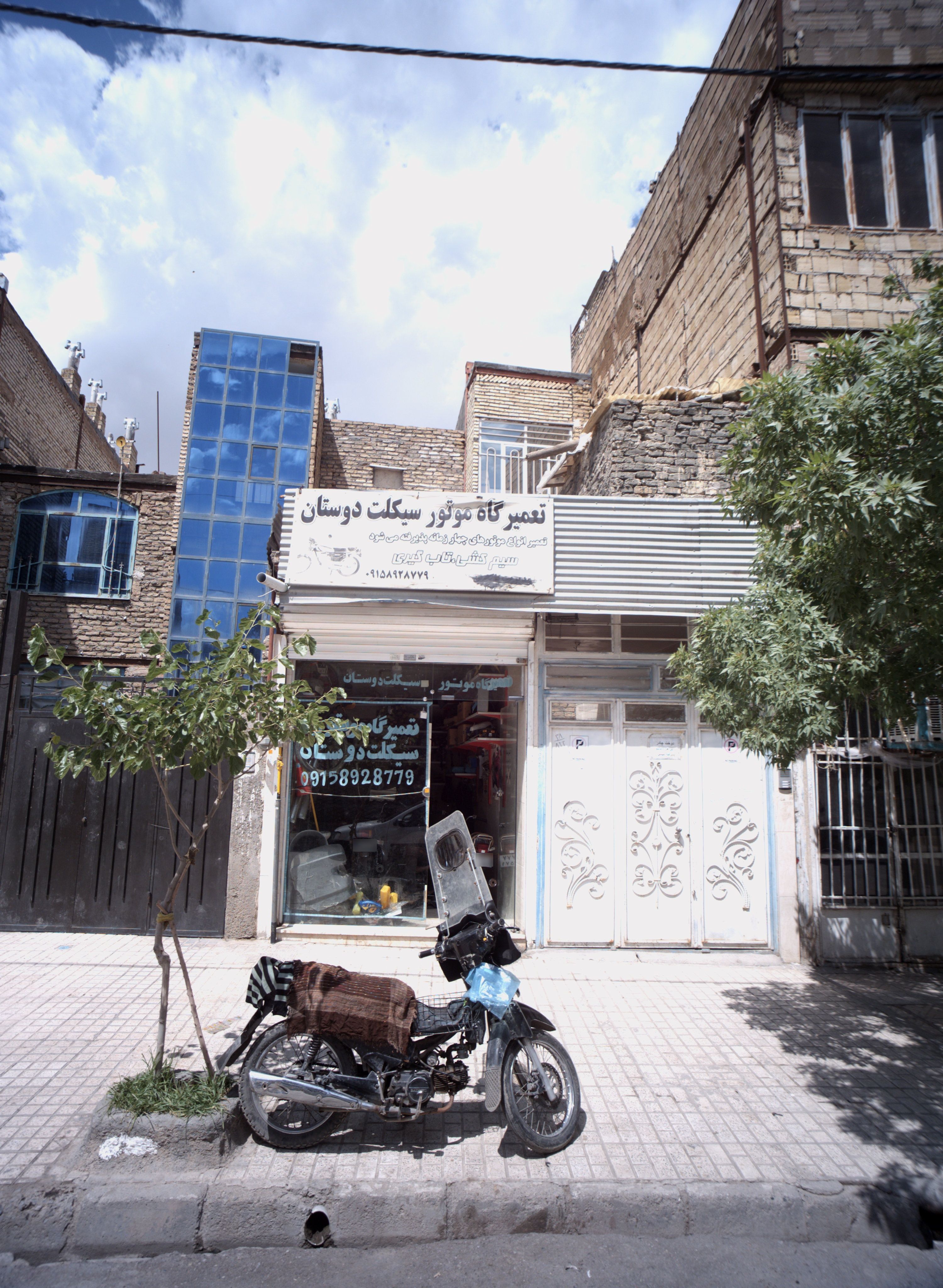 تعمیرگاه موتور سیکلت دوستان