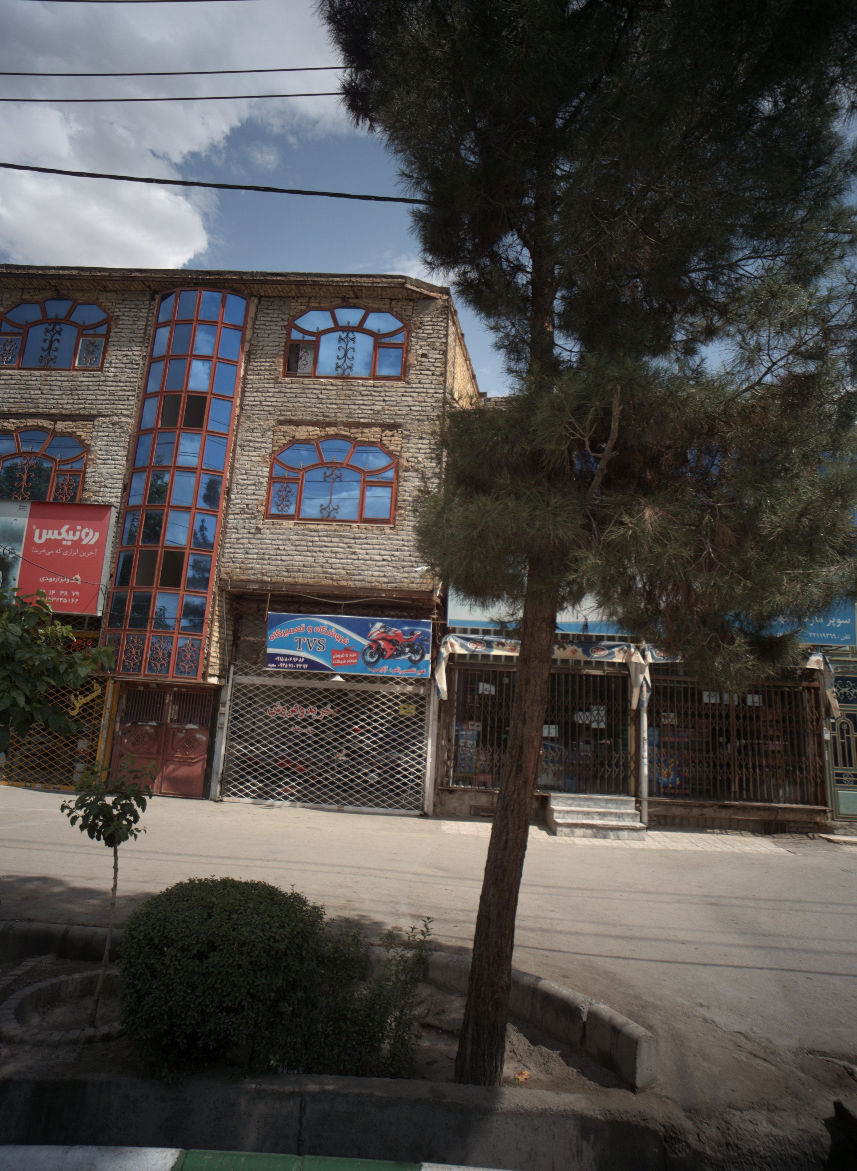 فروشگاه و تعمیرگاه تی وی اس