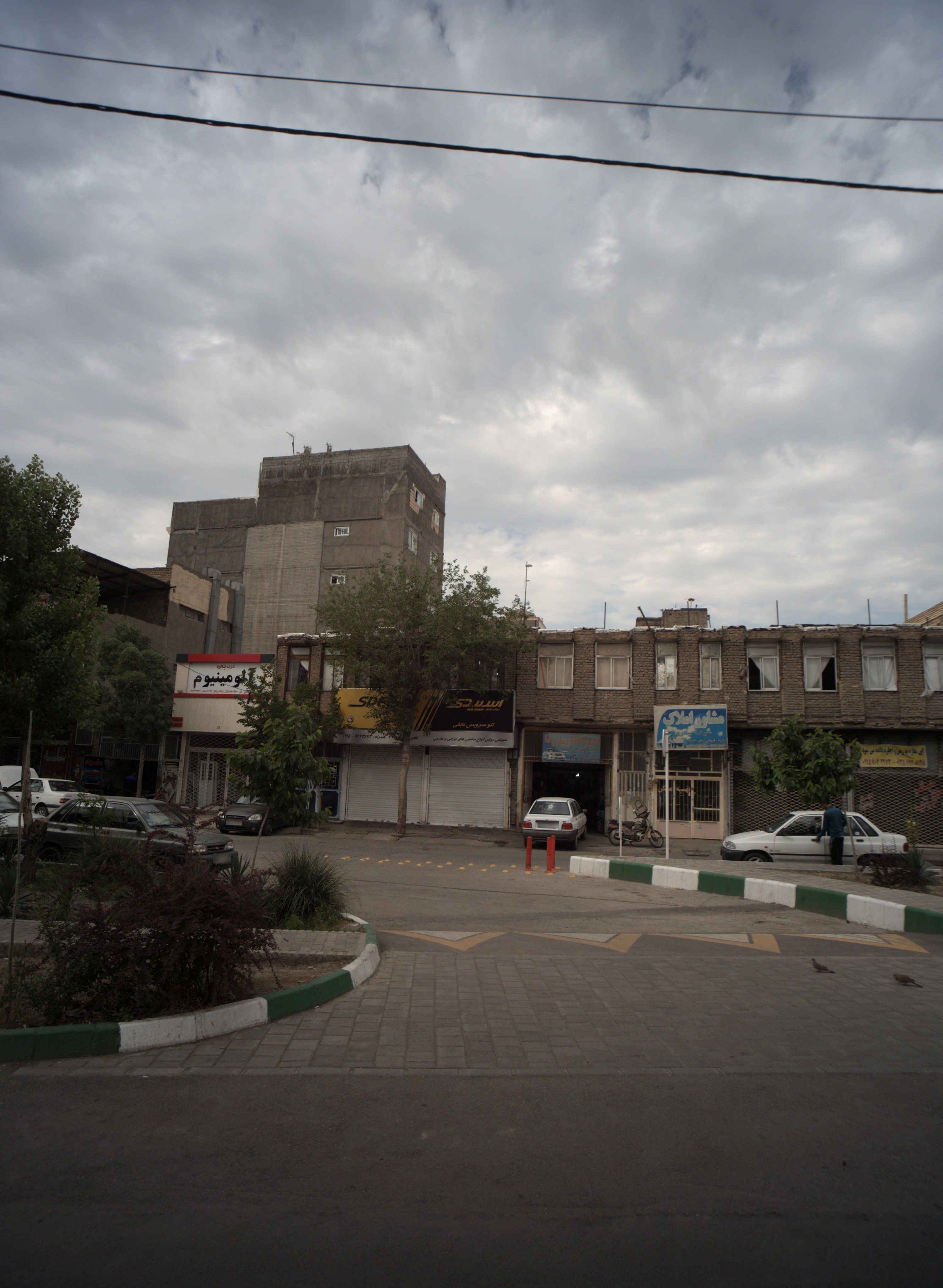 تعمیرگاه اتومبیل رضا