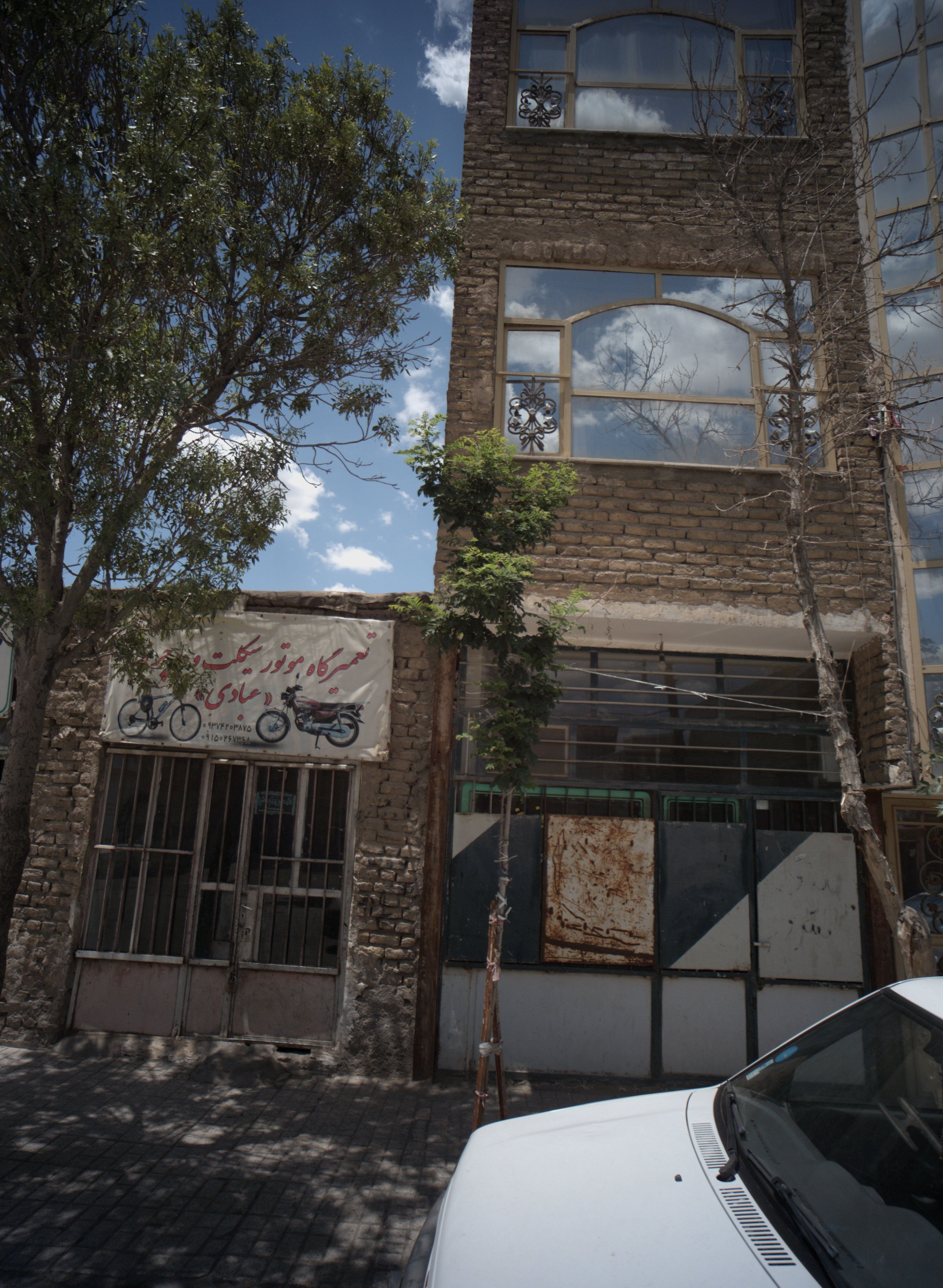 تعمیر موتور سیکلت و دوچرخه عبادی