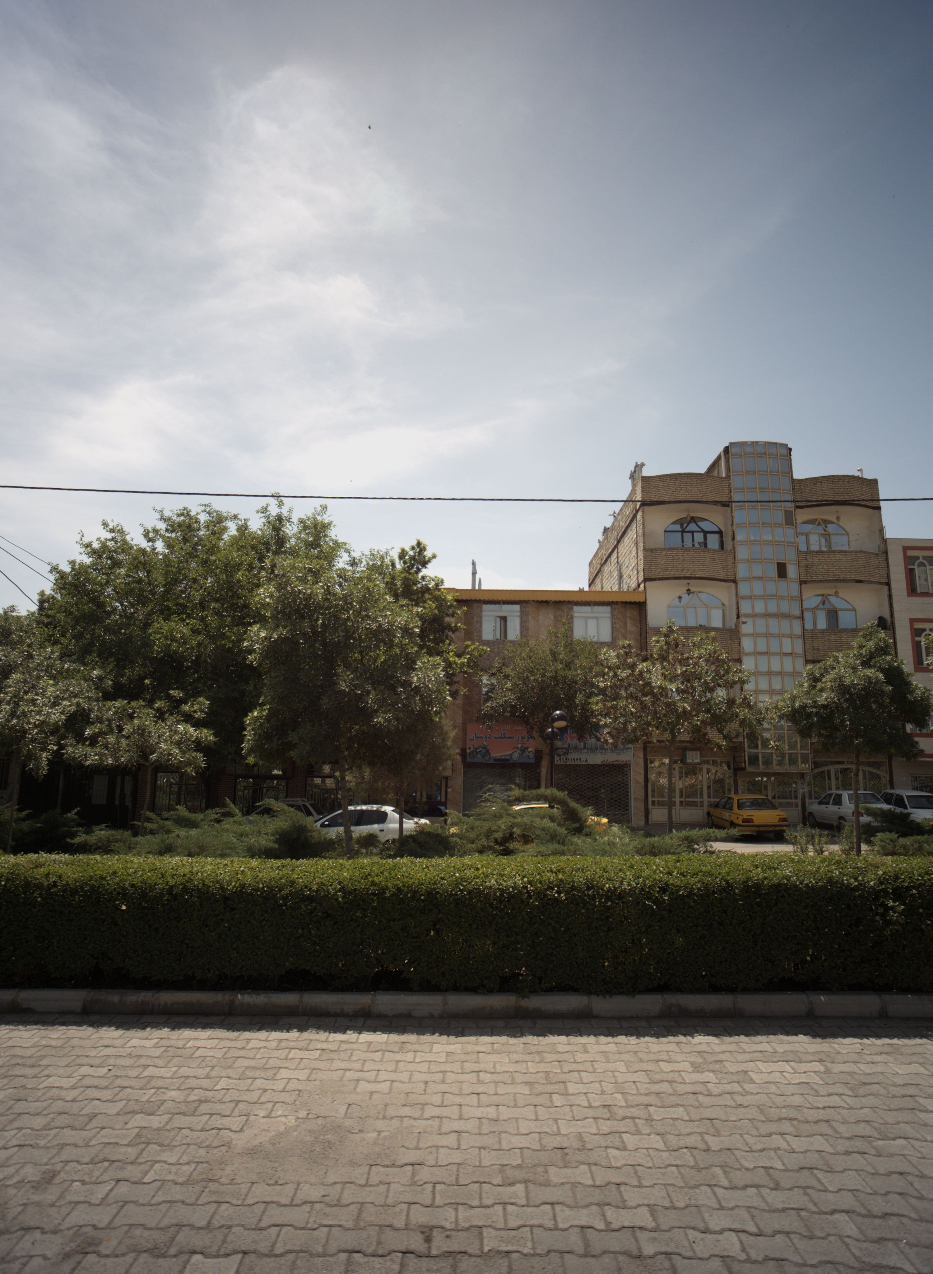 تعمیرگاه و نمایشگاه موتورسیکلت دوستان