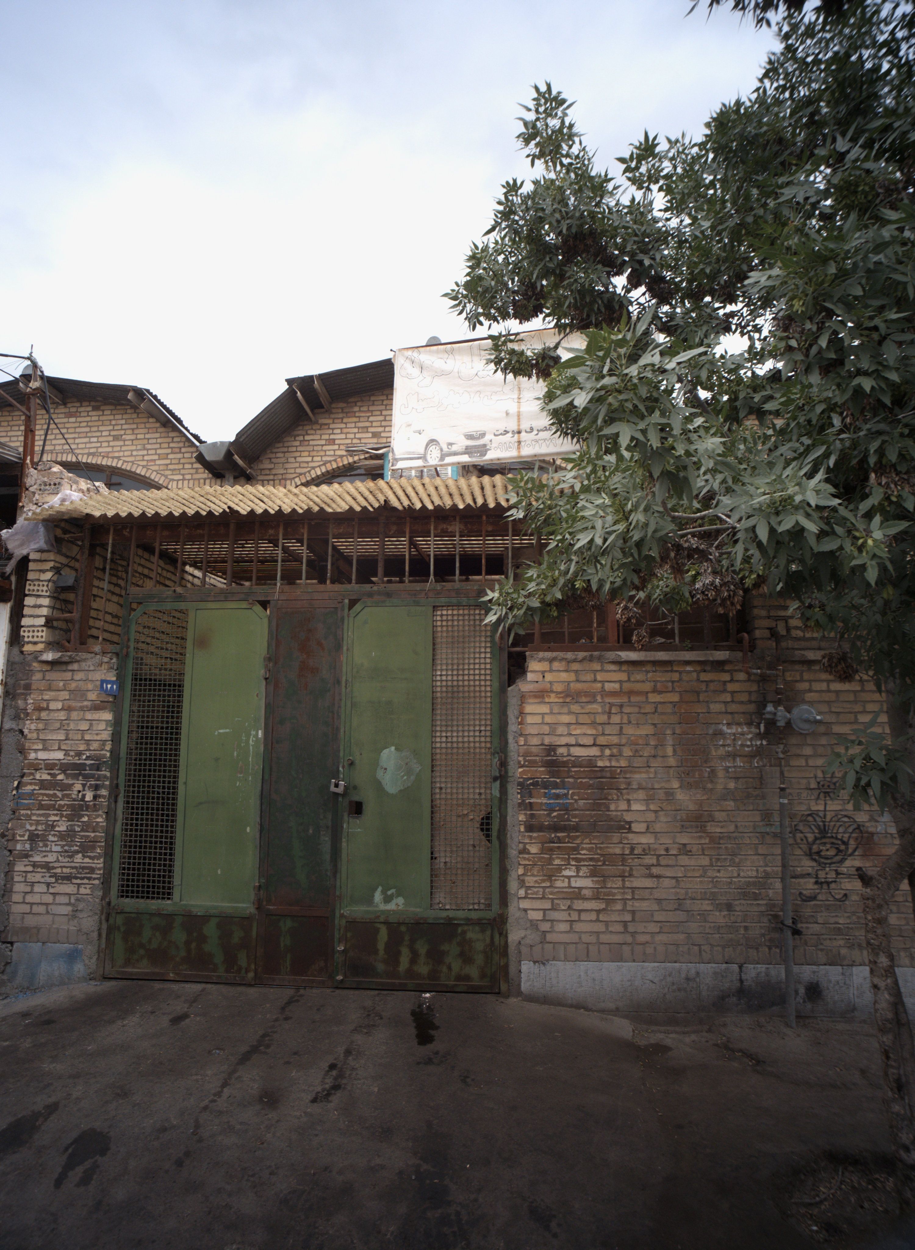 تعمیرگاه اتومبیل نمونه