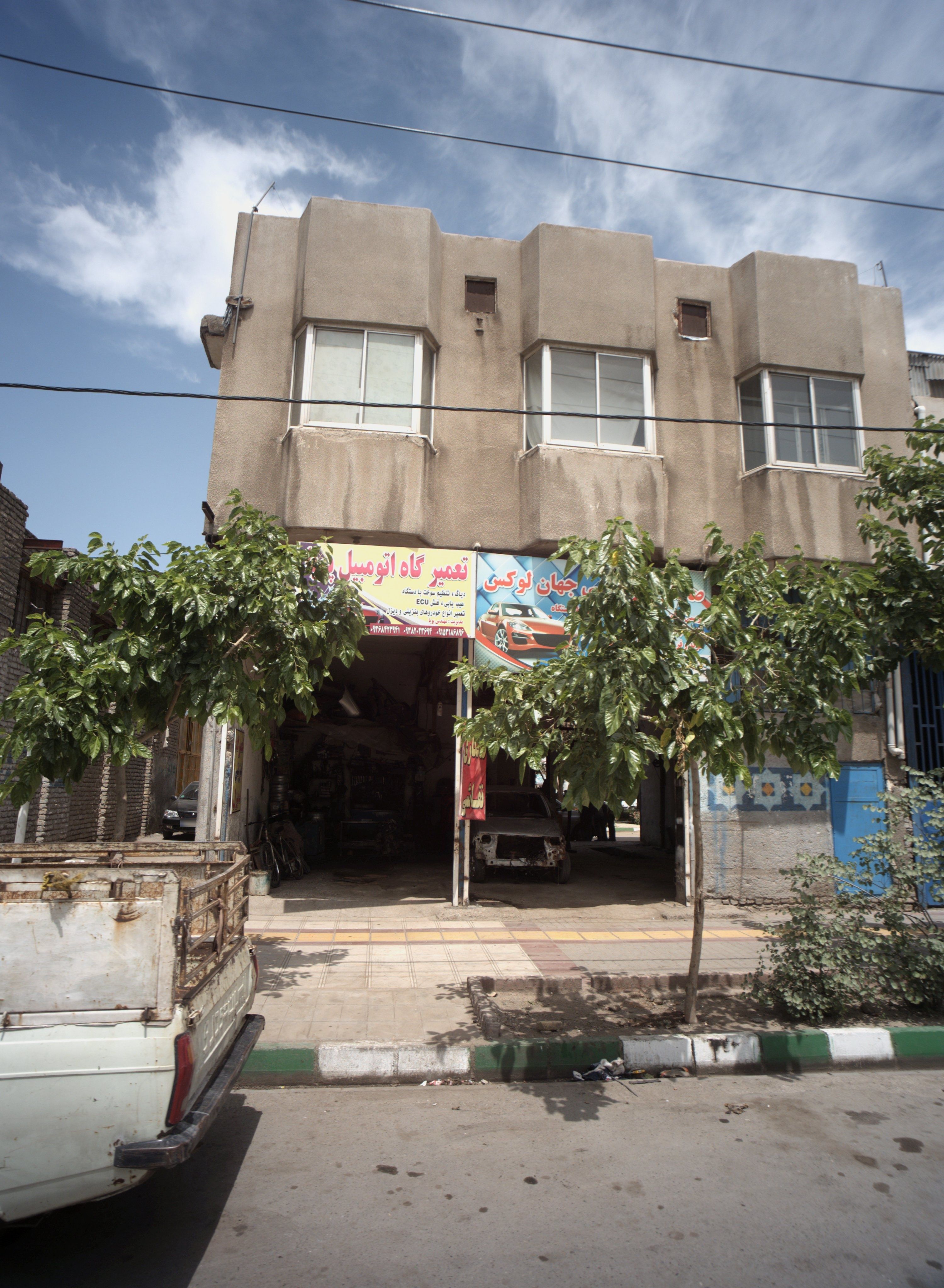 تعمیرگاه اتومبیل پویا