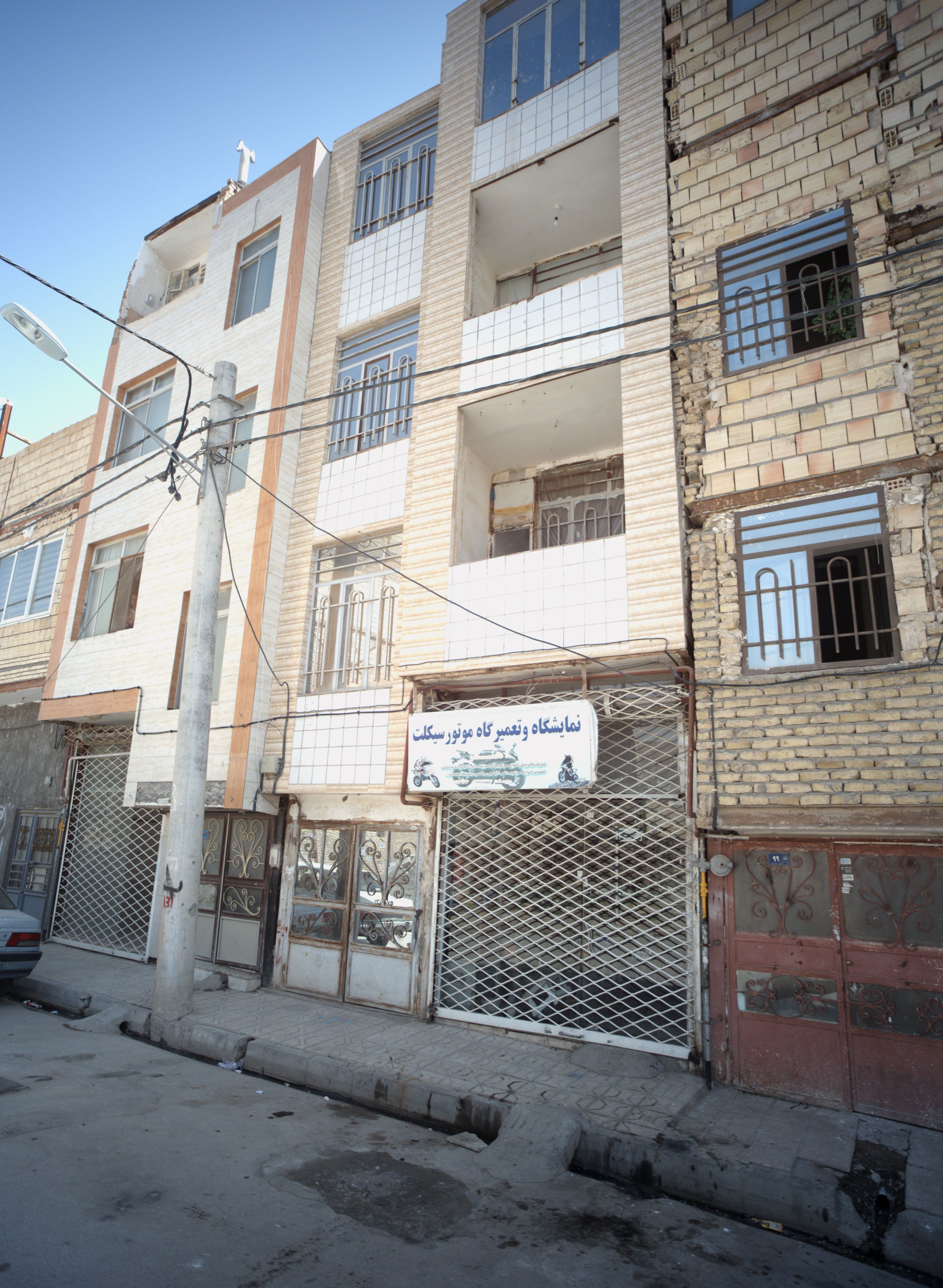 نمایشگاه و تعمیرگاه موتور سیکلت