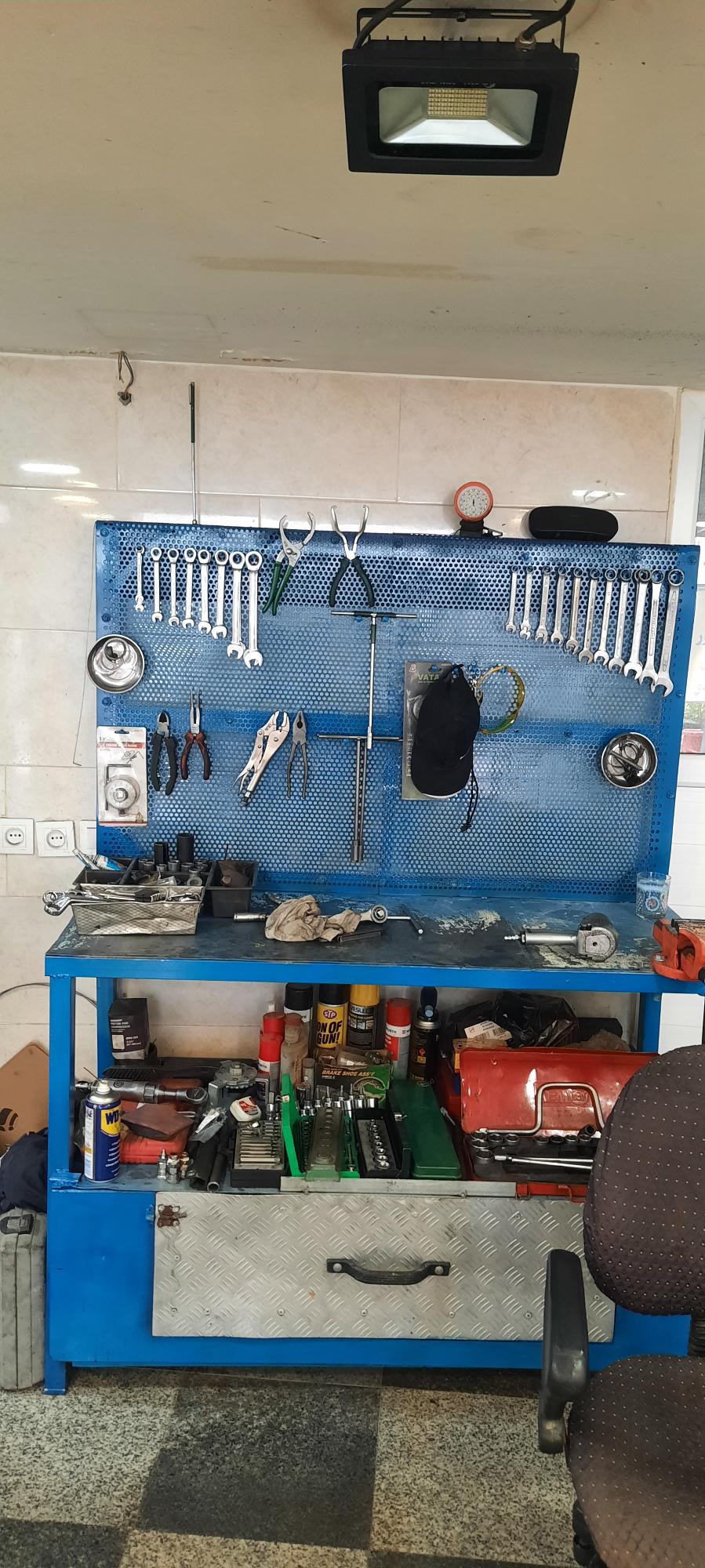 تعمیرگاه خودرو نیترو موتور