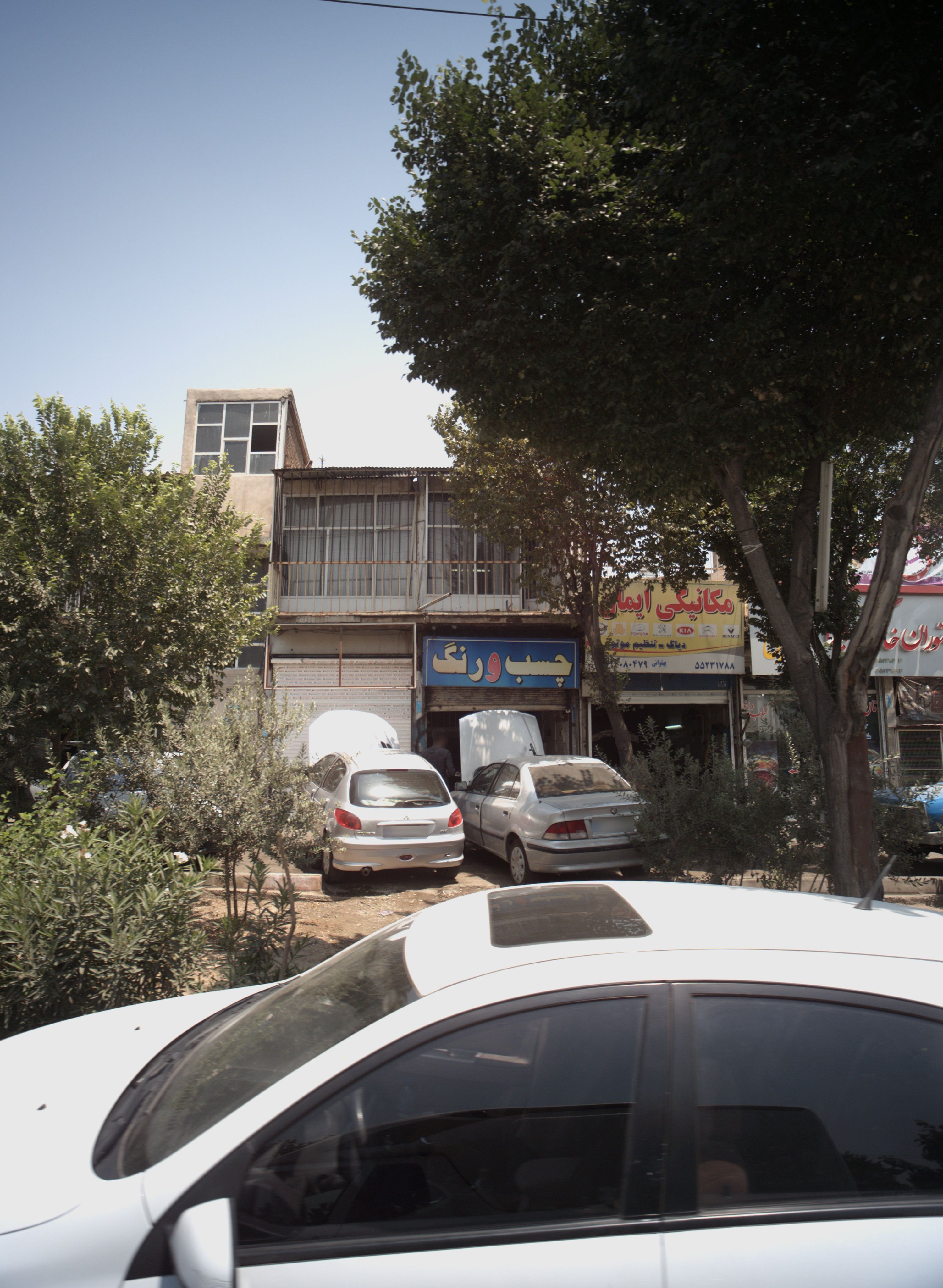 تعمیرگاه اتومبیل چسب و رنگ